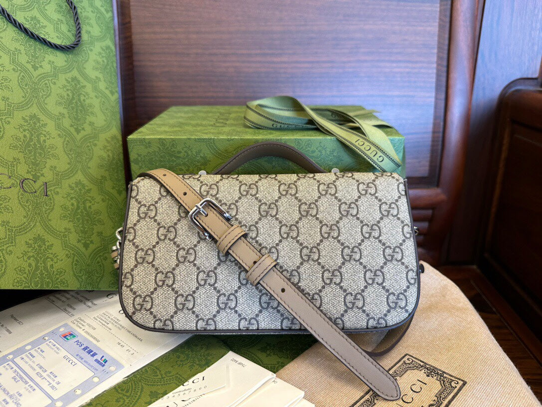 SAC À BANDOULIÈRE CLASSIQUE GG MINI 21 EN TOILE BEIGE