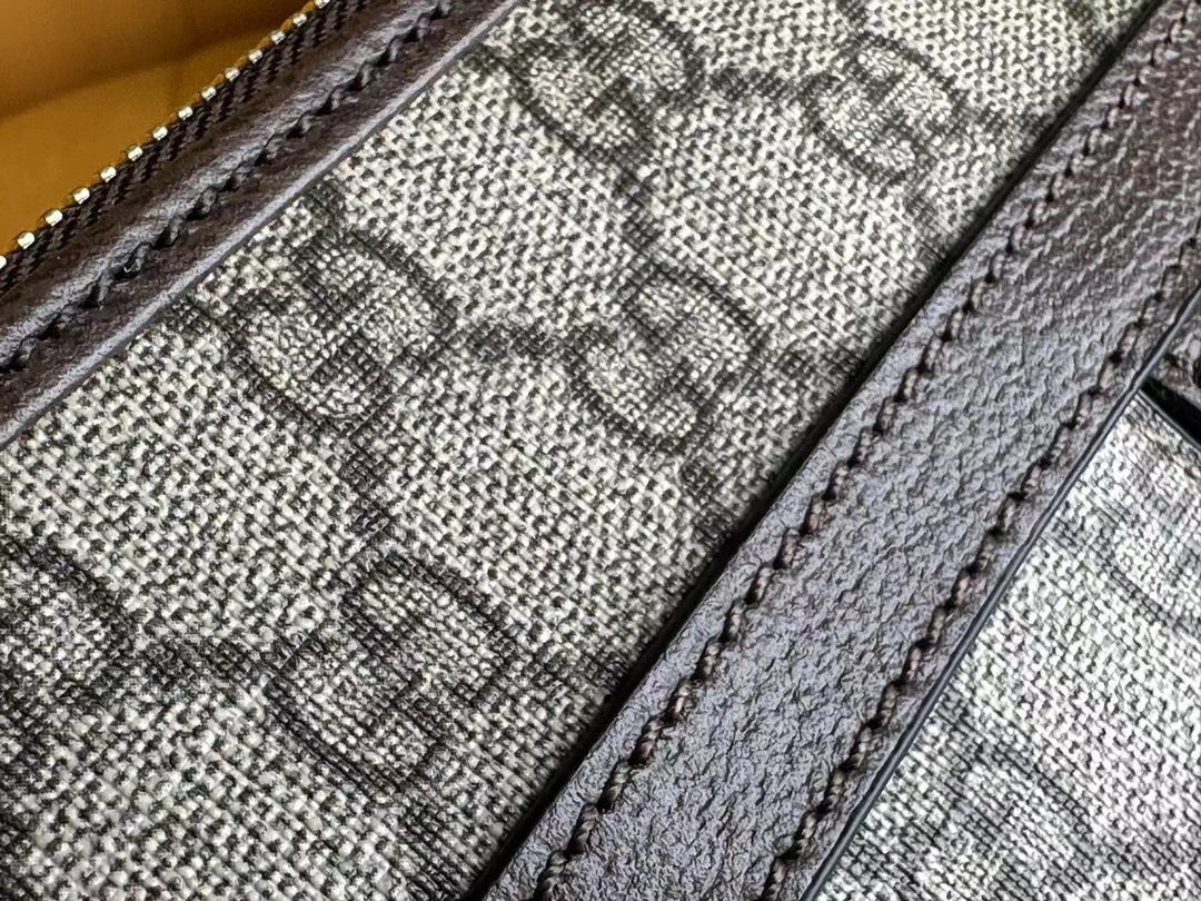 Petit sac bandoulière OPHIDIA 21 GG en toile beige et cuir de veau marron