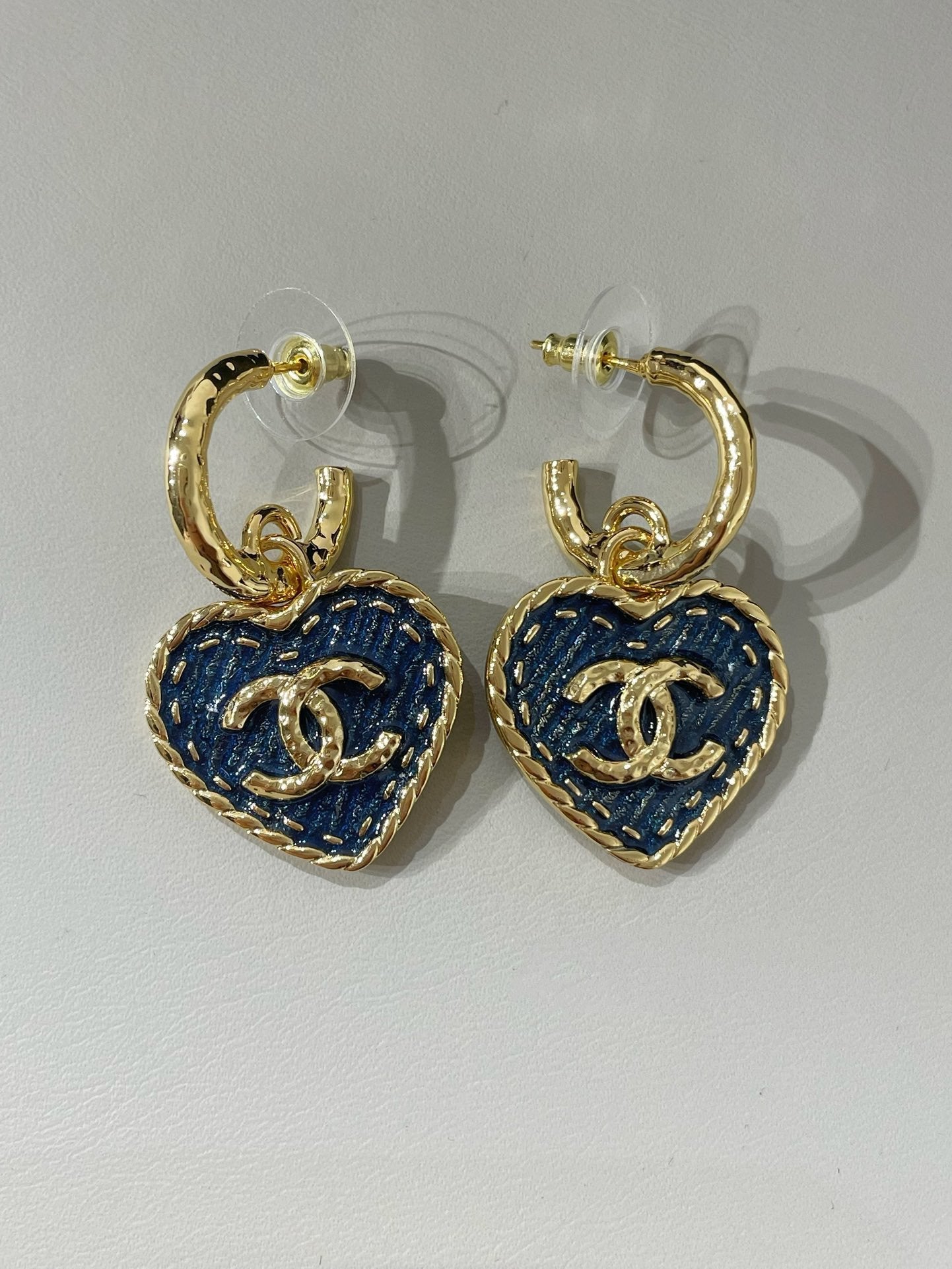 Boucles d'oreilles créoles CC Heart Blue Denim et Or clair