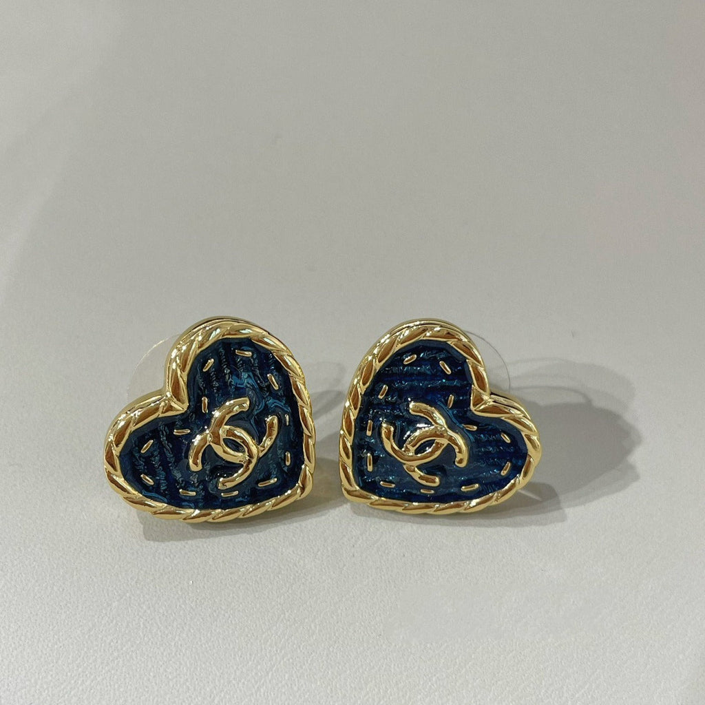 Boucles d'oreilles à tige en denim bleu cœur CC 24P