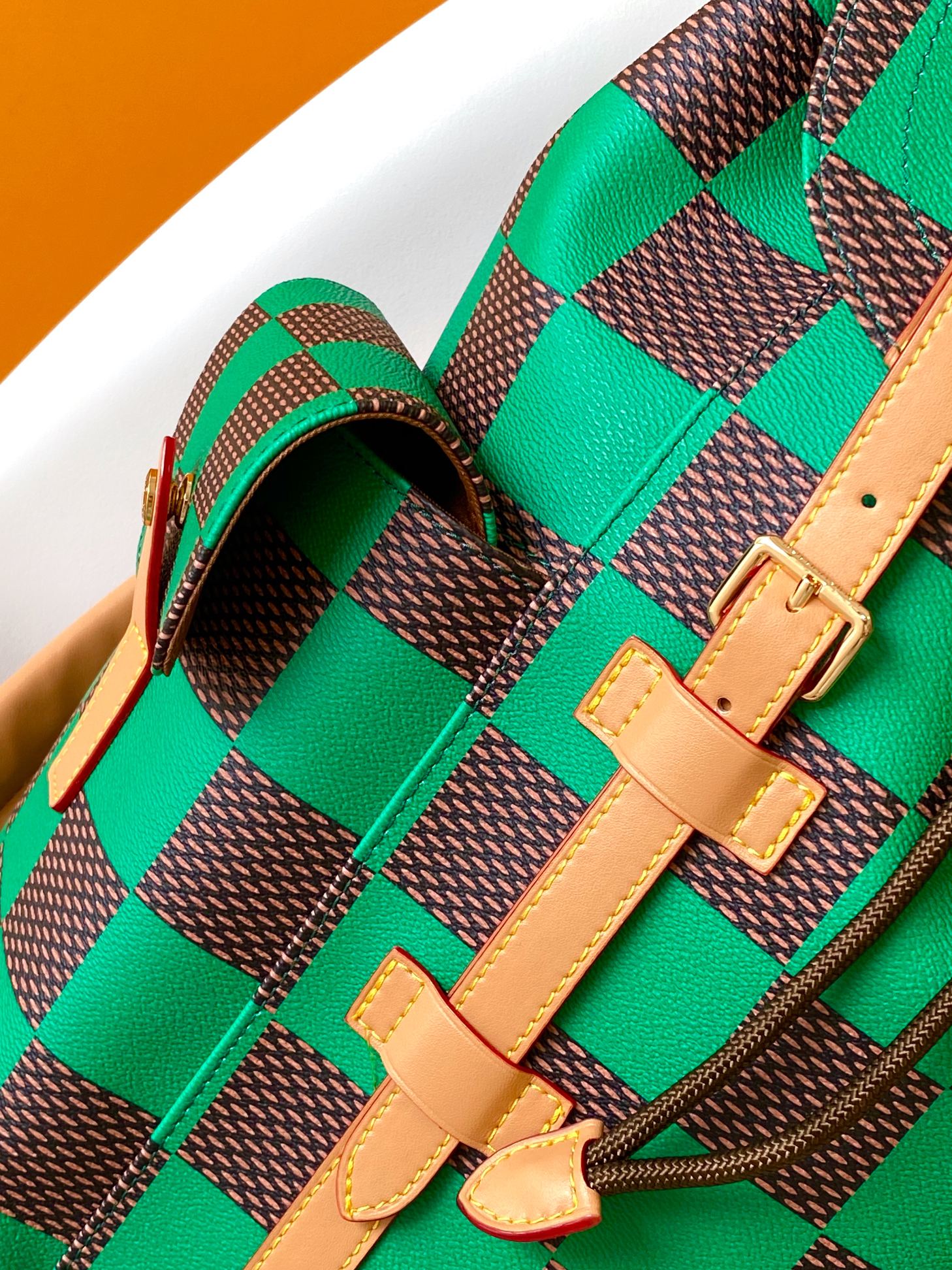 SAC À DOS CHRISTOPHER 47 EN TOILE ENDUITE DAMIER POP MARRON VERT