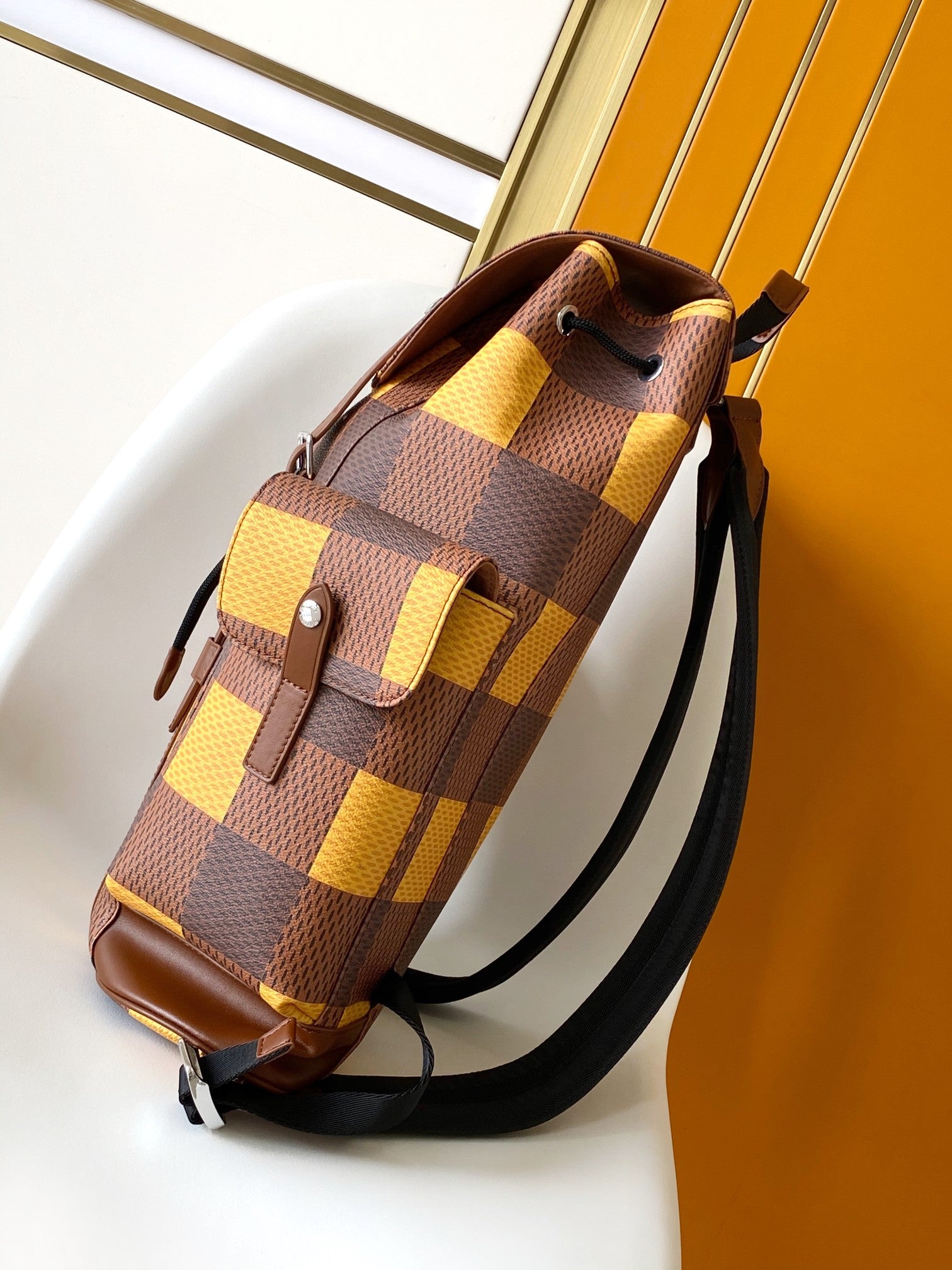 SAC À DOS CHRISTOPHER 48 EN TOILE DAMIER MARRON JAUNE