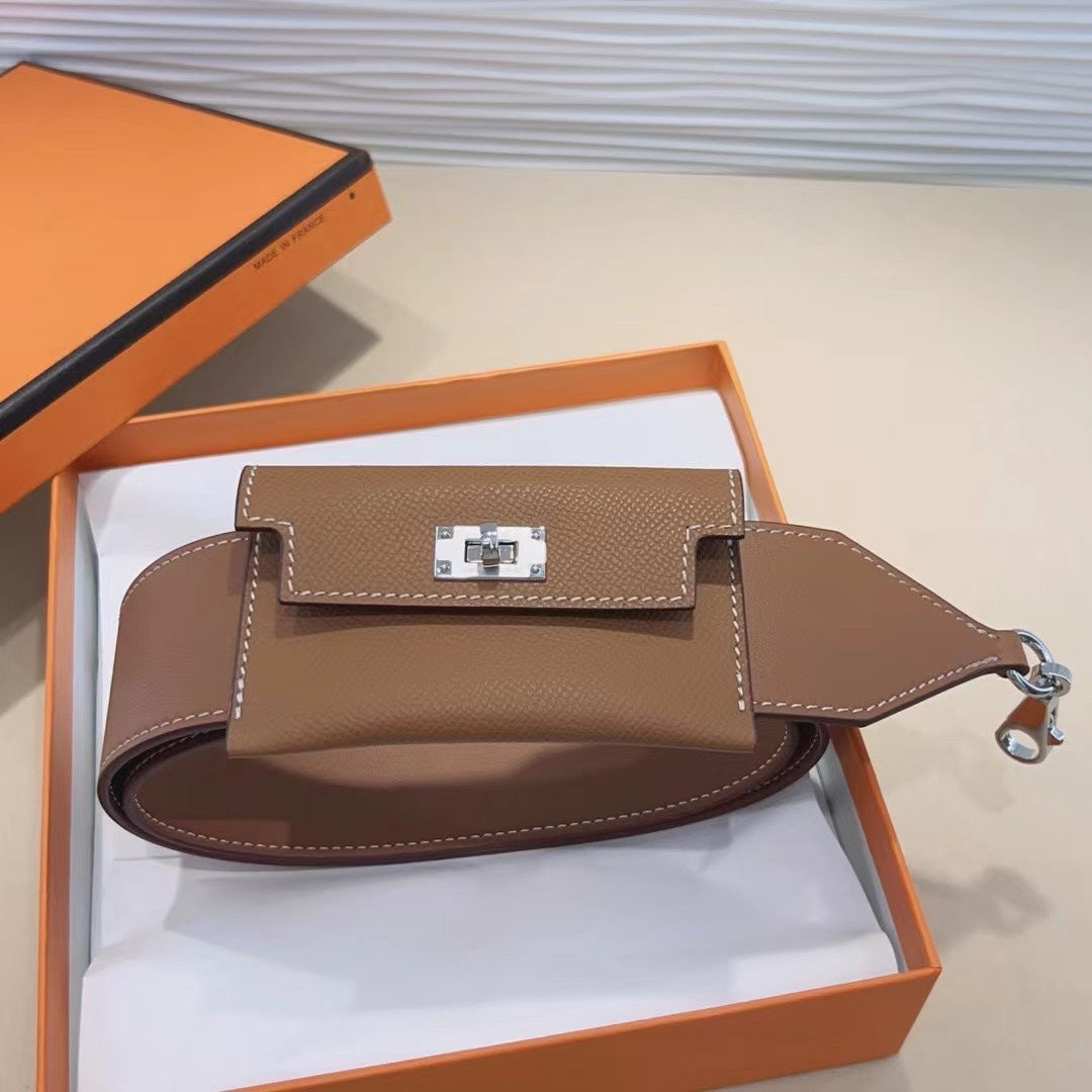 Bandoulière Kelly Pocket 50 mm en EPSOM marron et matériel argenté 