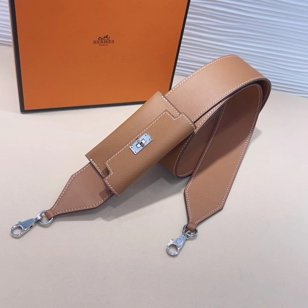 Bandoulière Kelly Pocket 50 mm en EPSOM marron et matériel argenté 