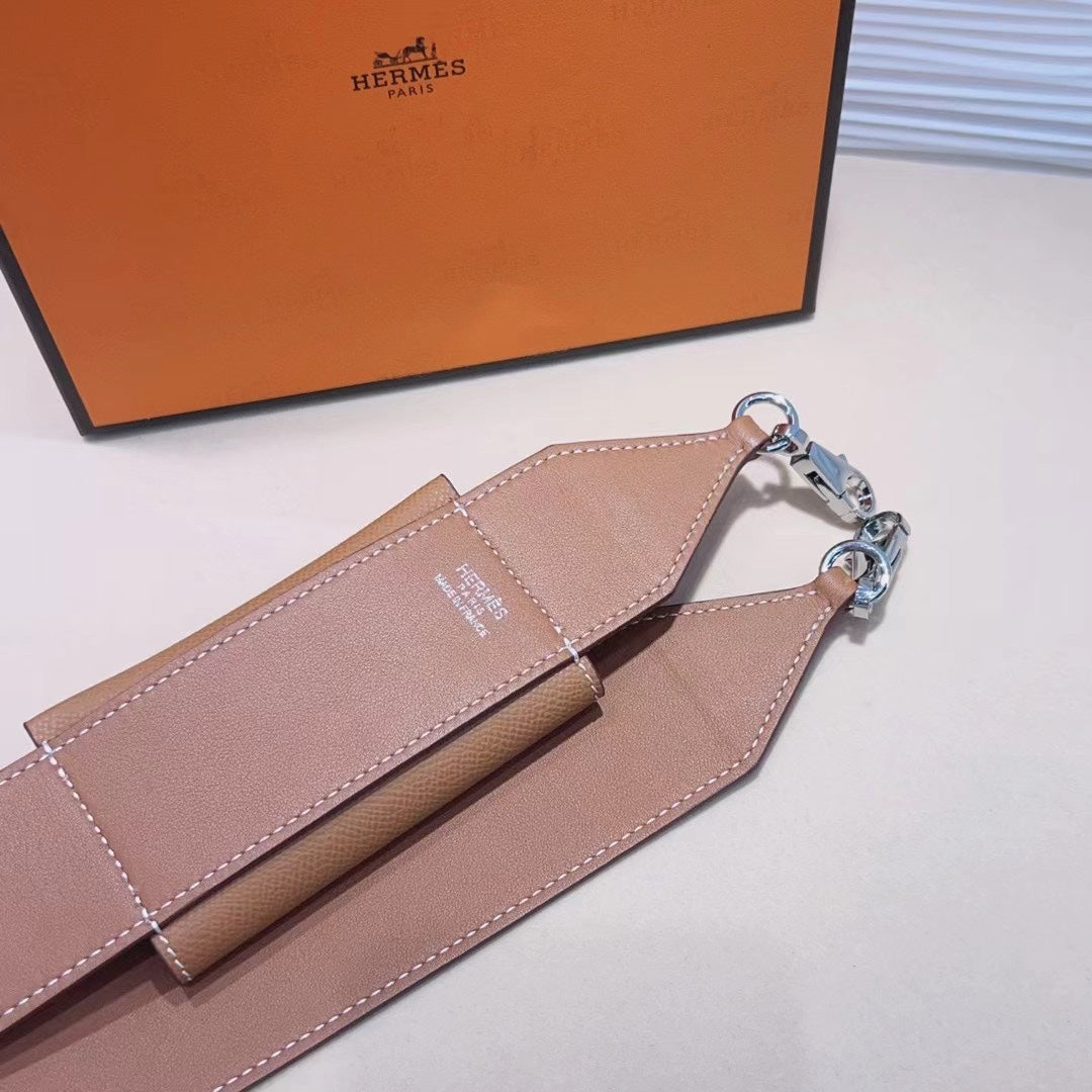 Bandoulière Kelly Pocket 50 mm en EPSOM marron et matériel argenté 