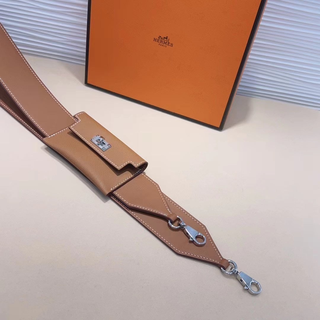 Bandoulière Kelly Pocket 50 mm en EPSOM marron et matériel argenté 
