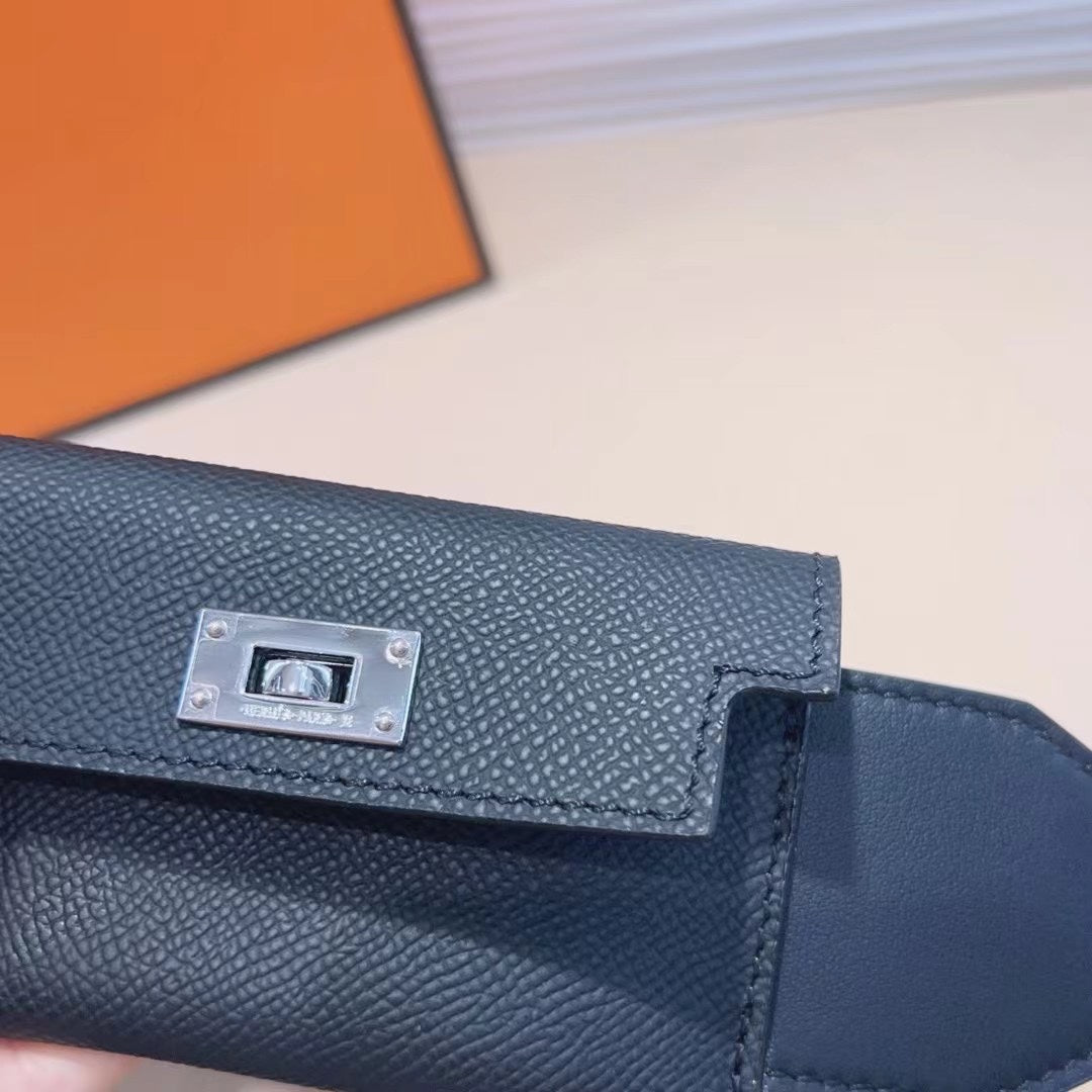 Bandoulière Kelly Pocket 50 mm en EPSOM noir et matériel argenté