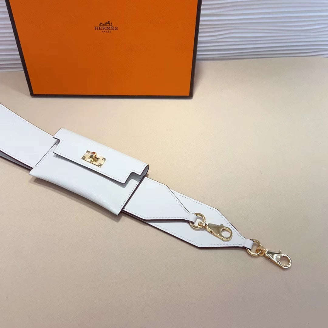 Bandoulière Kelly Pocket 50 mm en EPSOM blanc et matériel doré 