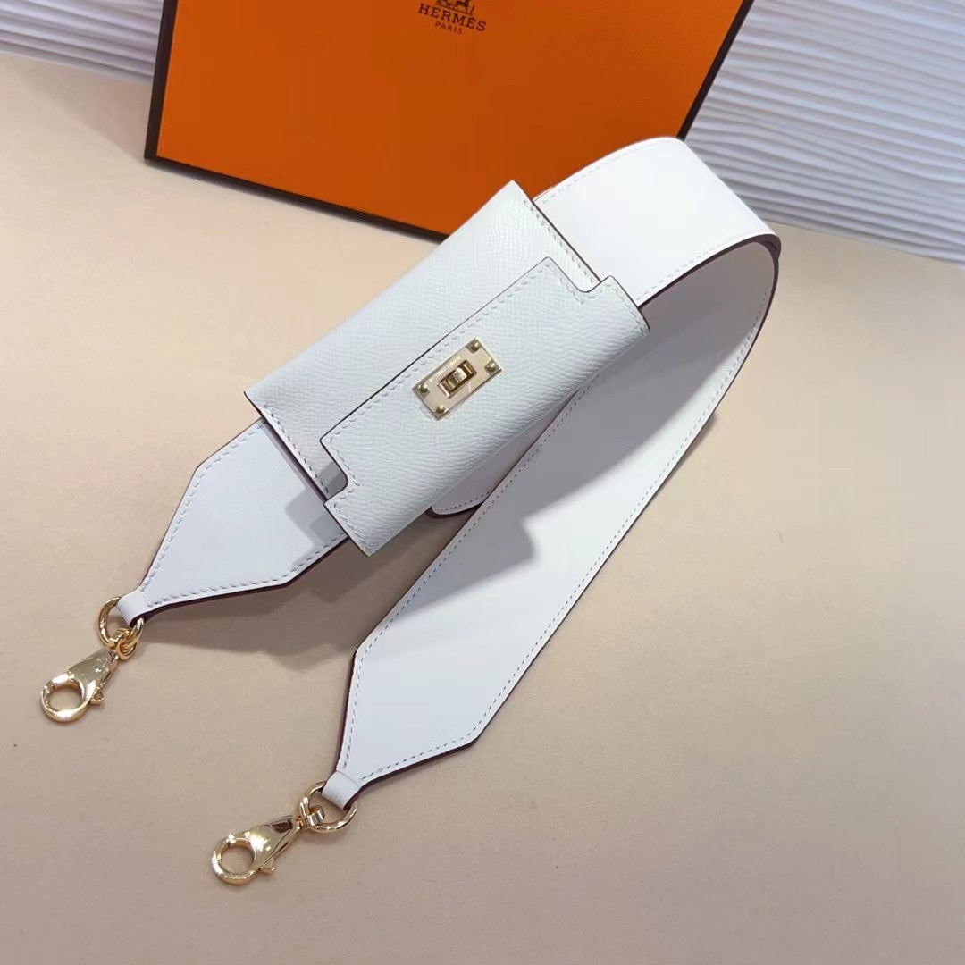 Bandoulière Kelly Pocket 50 mm en EPSOM blanc et matériel doré 