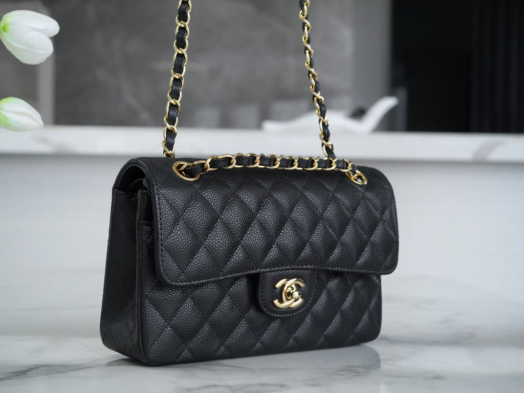 CLASSIC FLAP 23 BLACK CAVIAR GOLD HARDWARE