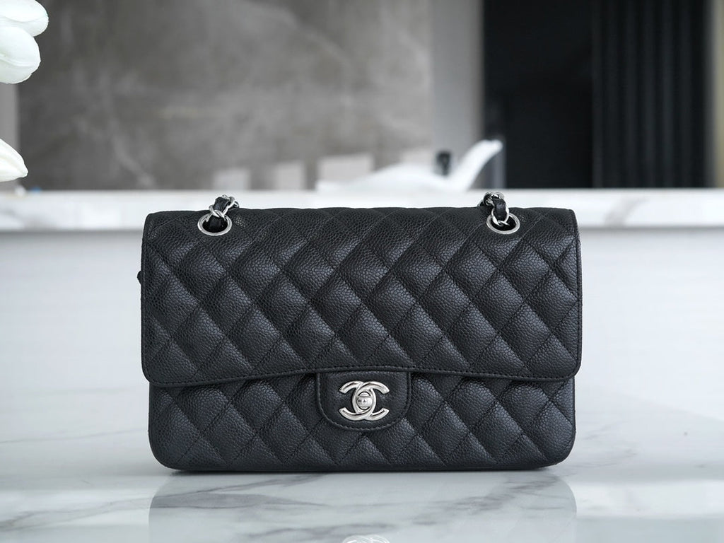 CLASSIC FLAP 25 BLACK CAVIAR QUINCAILLERIE ARGENTÉE 
