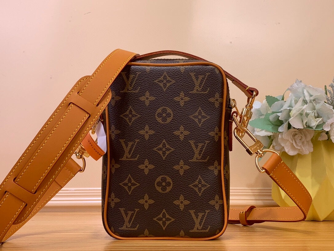 LV DANUBE BD TOILE MONOGRAMME MARRON 205330