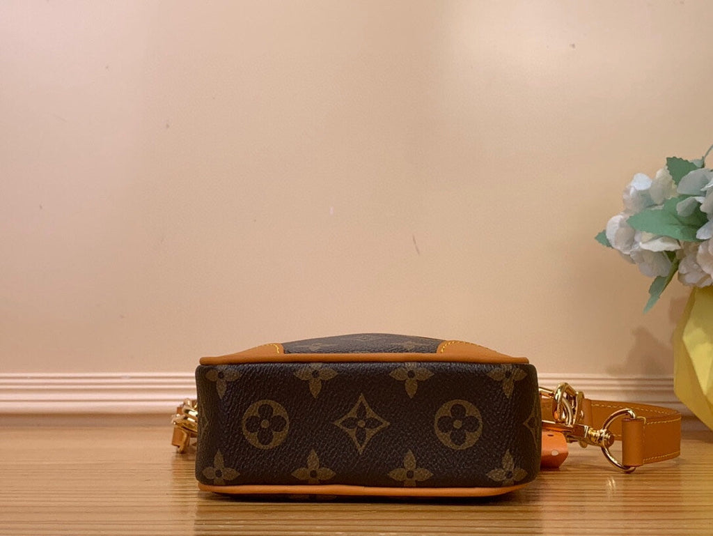 LV DANUBE BD TOILE MONOGRAMME MARRON 205330