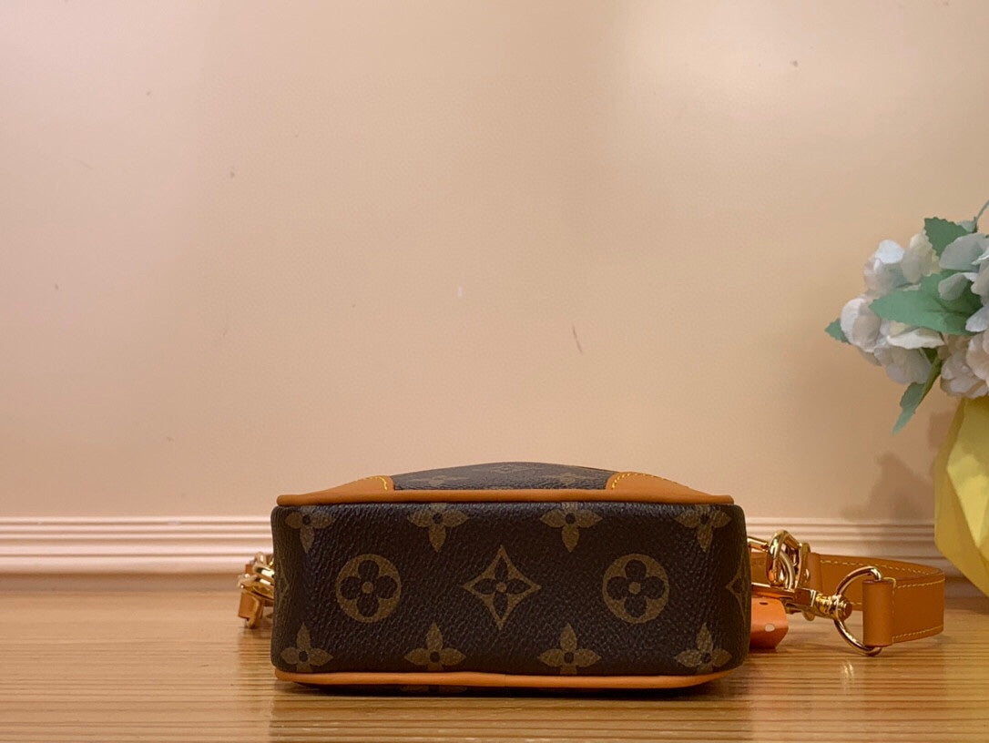 LV DANUBE BD TOILE MONOGRAMME MARRON 205330