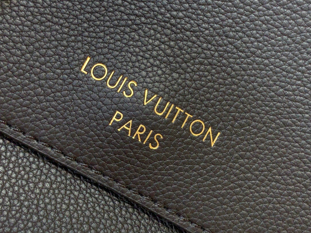 LV LOW KEY MESSENGER BLACK CALF LEATHER 205010