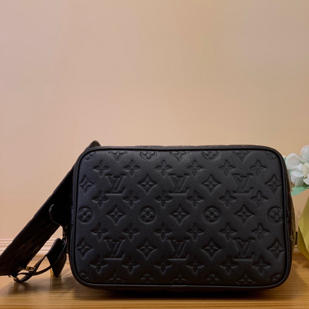 LV ALL IN SN MONOGRAMME NOIR CUIR EMPREINTE 205348