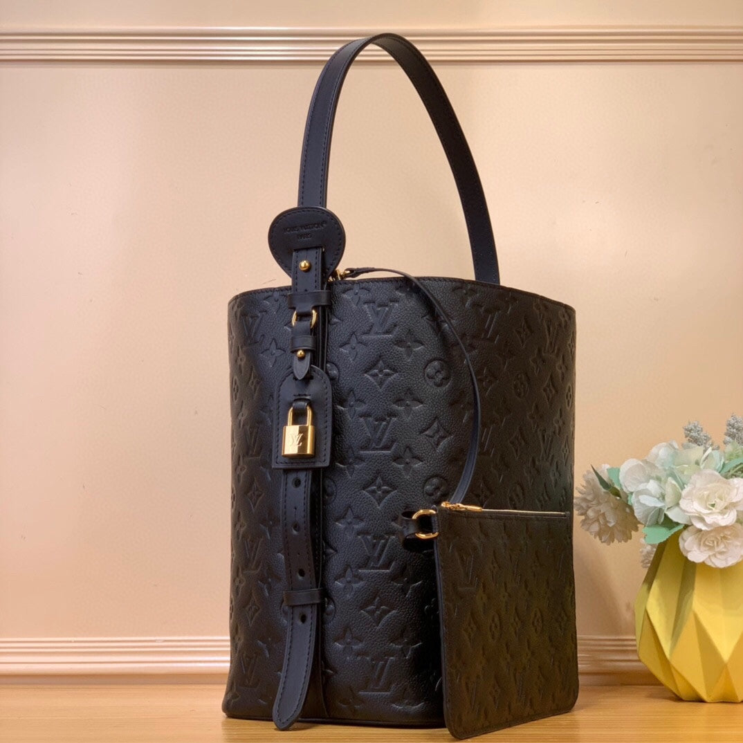 LV ALL IN SN MONOGRAMME NOIR CUIR EMPREINTE 205348