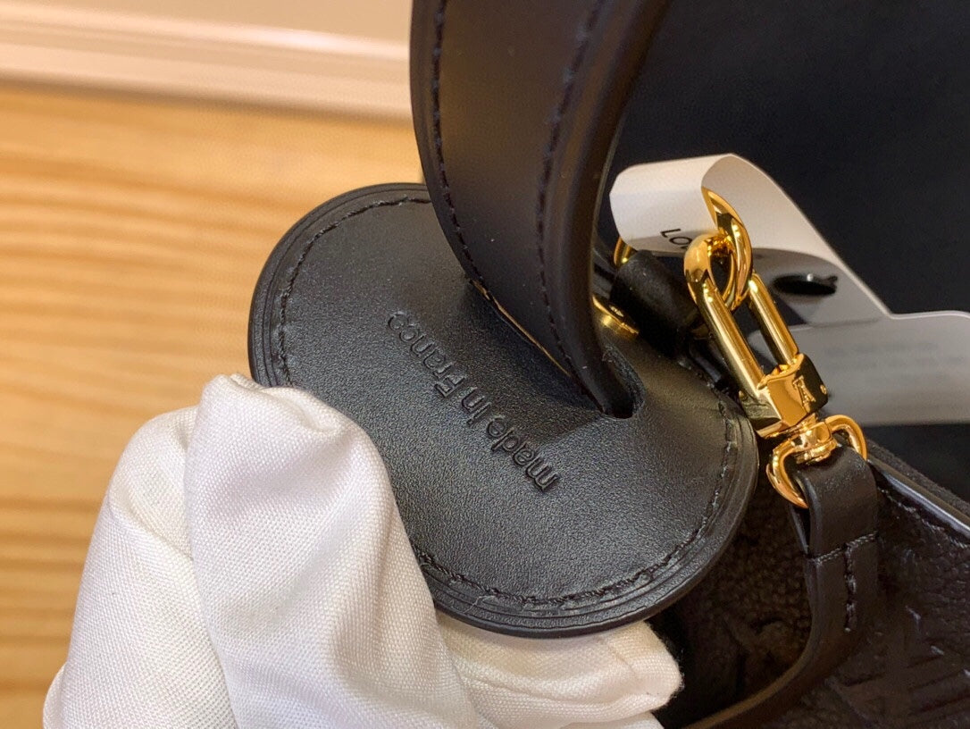 LV ALL IN SN MONOGRAMME NOIR CUIR EMPREINTE 205348