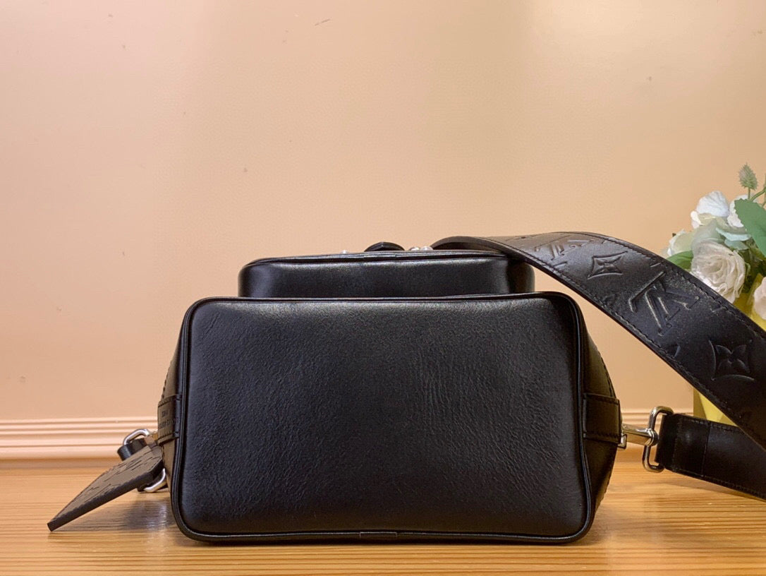 LV NOE CARGO JMLT CUIR DE VEAU NOIR 205342
