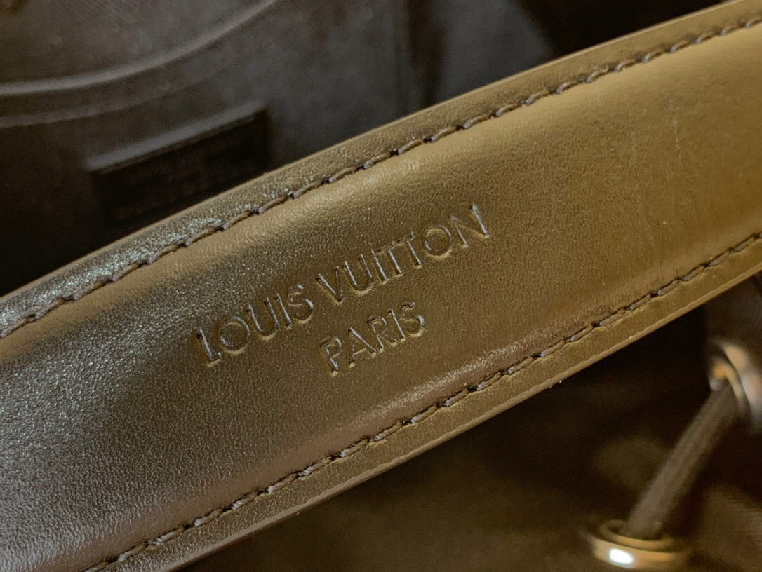 LV NOE CARGO JMLT CUIR DE VEAU NOIR 205342