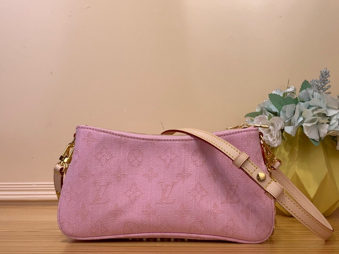 LV LIV POCHETTE HR ROSE PASTEL MONOGRAMME DENIM 205437