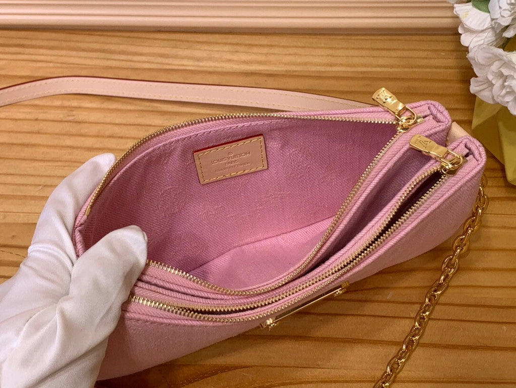 LV LIV POCHETTE HR ROSE PASTEL MONOGRAMME DENIM 205437