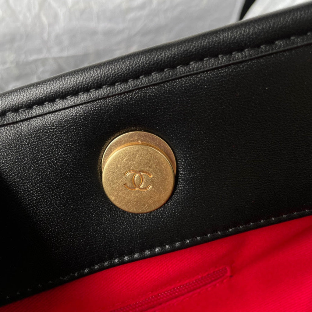 SAC CABAS CC 34 CM EN CUIR DE VEAU NOIR QUINCAILLERIE DORÉ