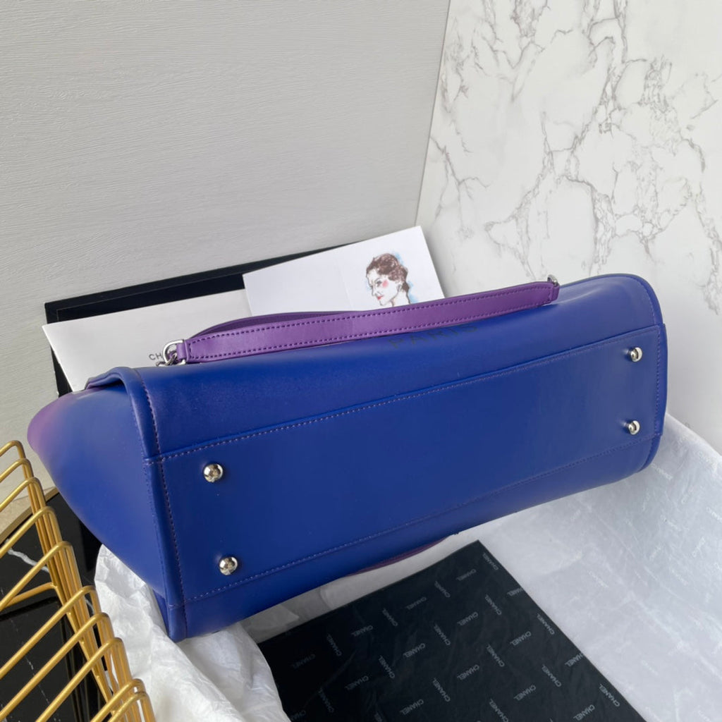 SAC CABAS CC 34 CM CUIR DE VEAU BLEU VIOLET QUINCAILLERIE ARGENTÉE