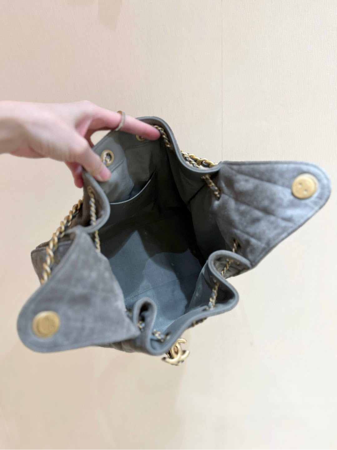 CC 25C HOBO BAG 30CM GREY SUEDE