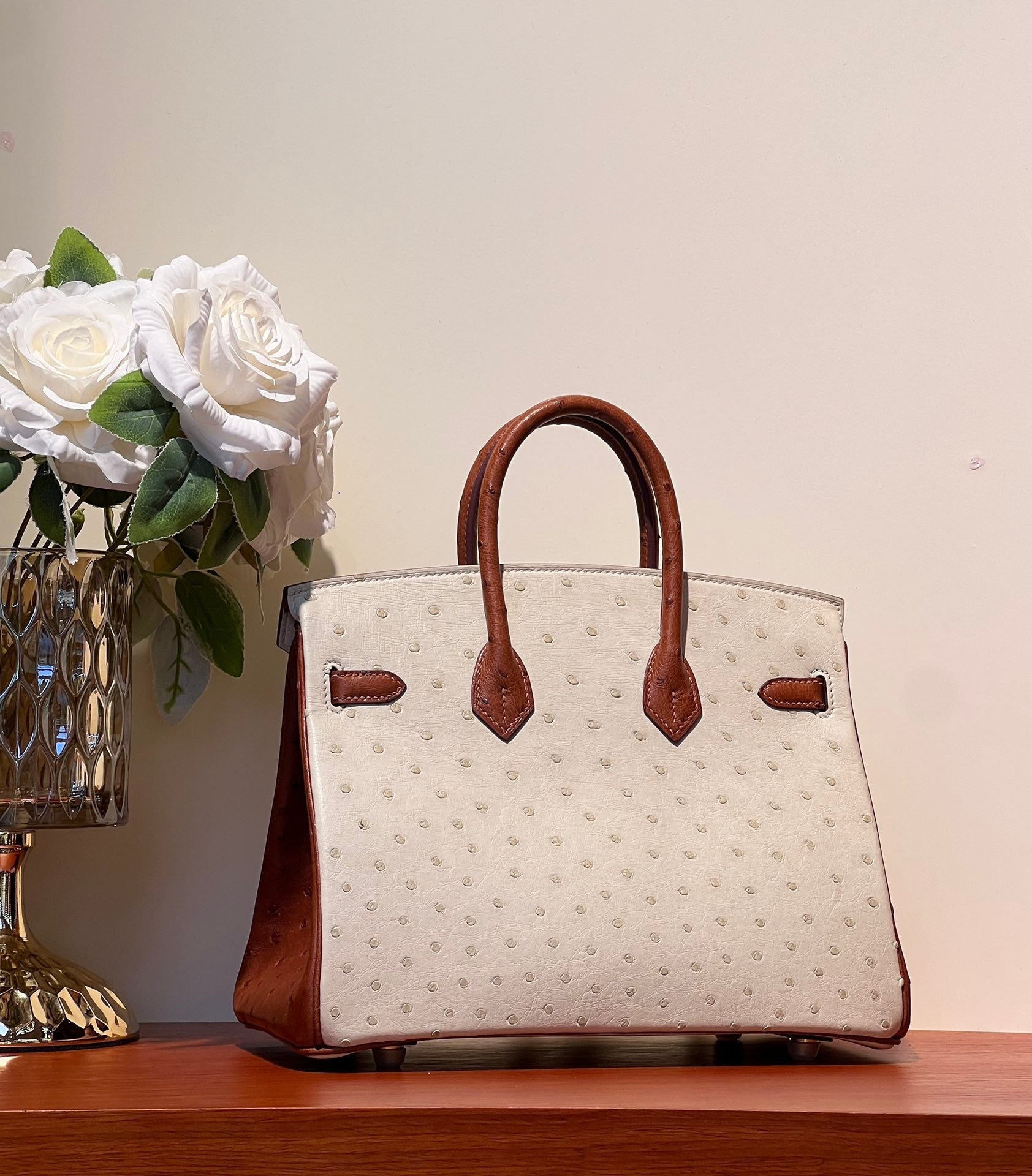 SAC KELLY SELLIER 25 EN CUIR D'AUTRUCHE BLANC MIXTE ROUGE MARRON (FABRIQUÉ SUR COMMANDE)