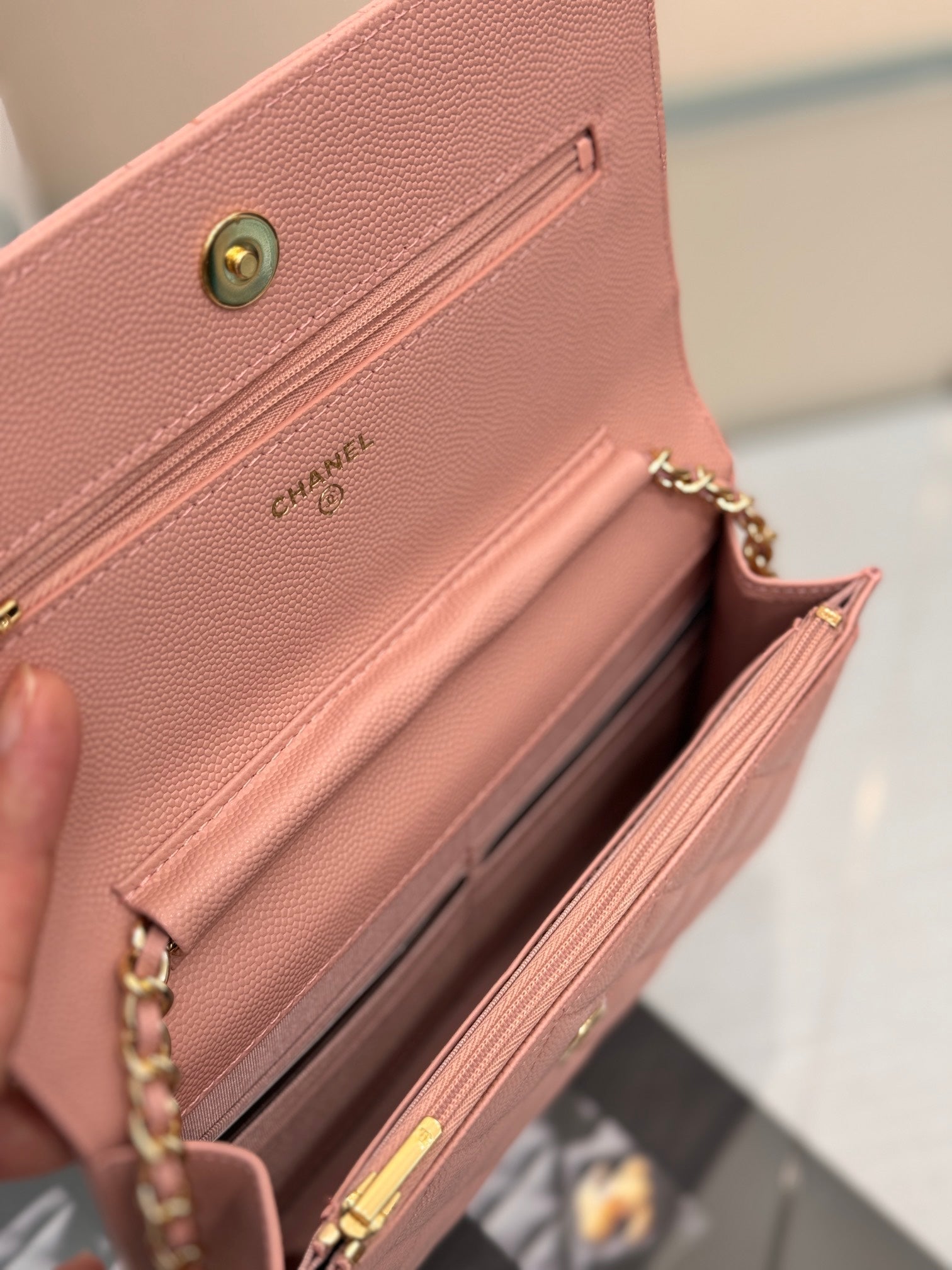 WOC 19CM ROSE CLAIR CAVIAR QUINCAILLERIE OR