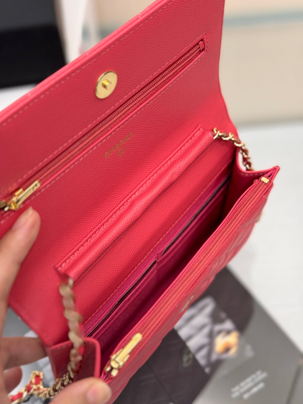WOC 19CM ROUGE CAVIAR QUINCAILLERIE OR