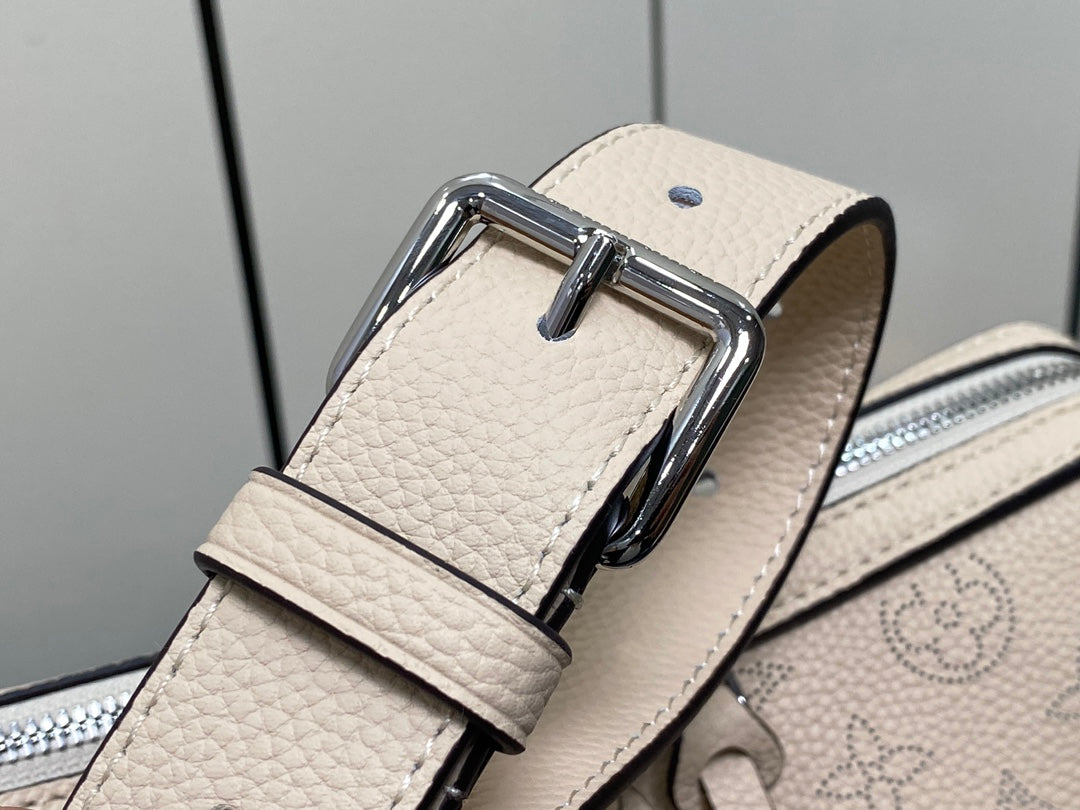 HAND IT ALL PM 29CM CUIR DE VEAU MAHINA BEIGE