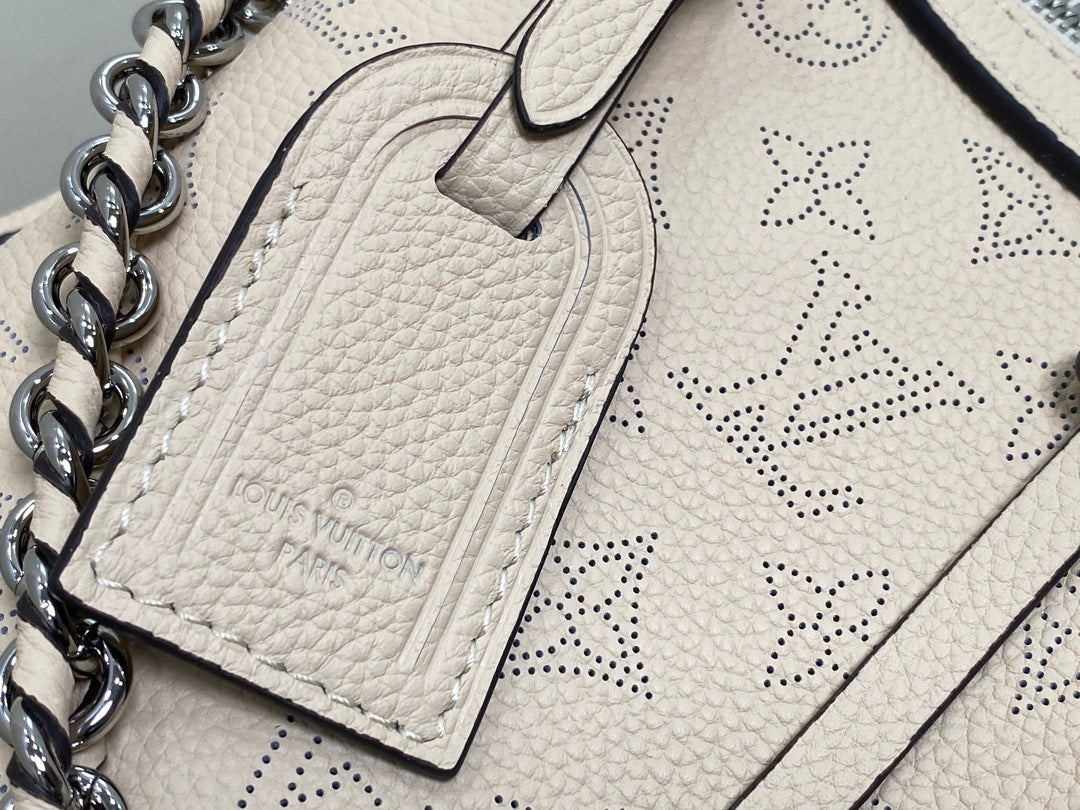 HAND IT ALL PM 29CM CUIR DE VEAU MAHINA BEIGE
