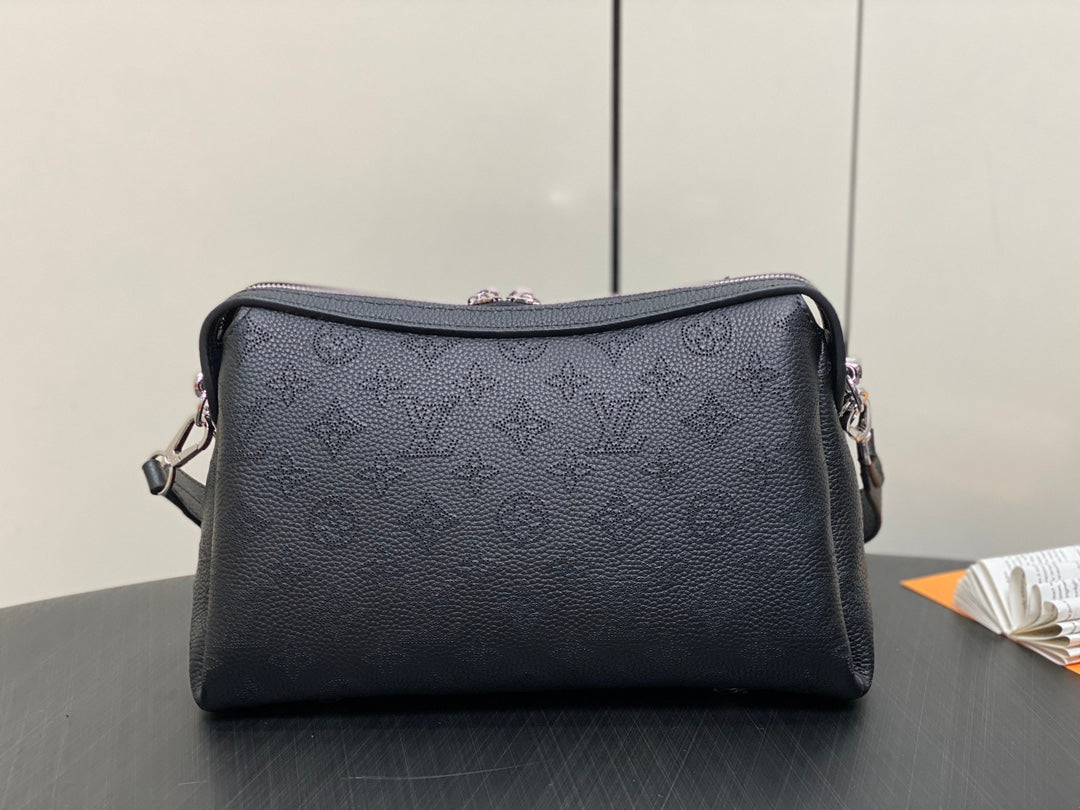 HAND IT ALL PM 29CM CUIR DE VEAU MAHINA NOIR