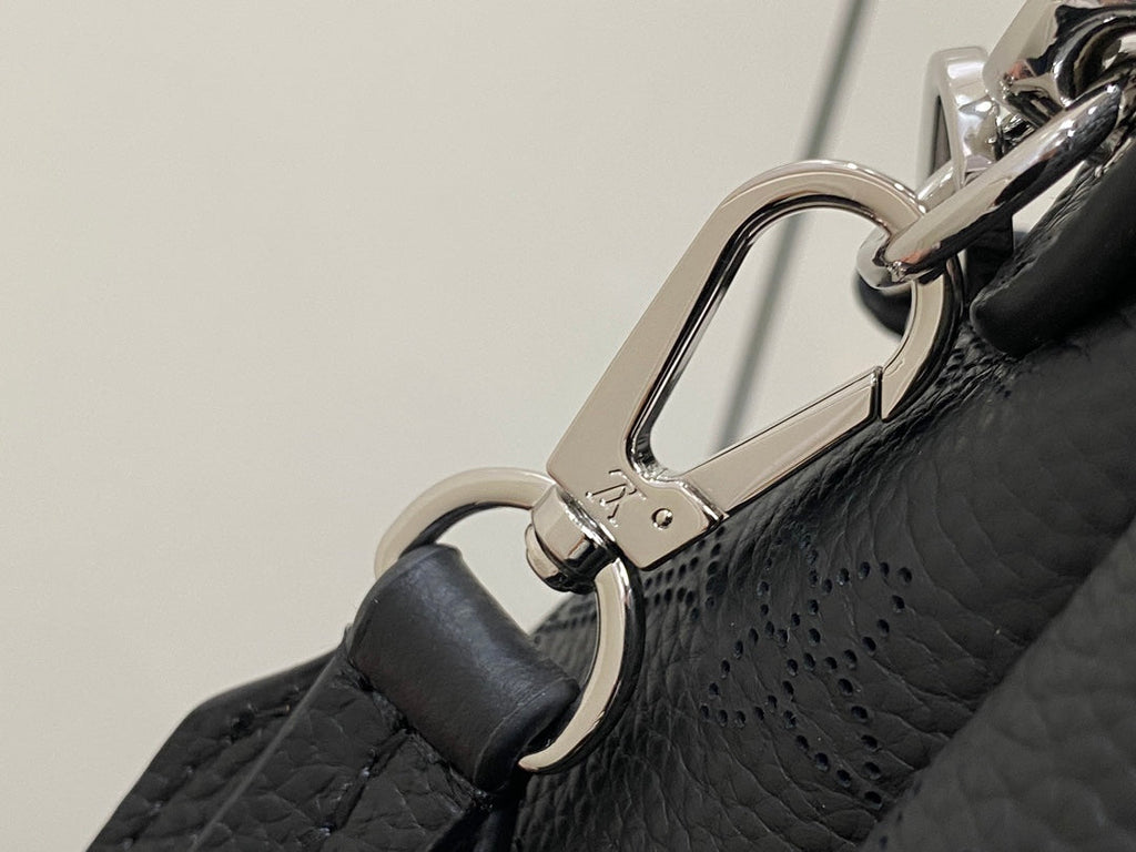 HAND IT ALL PM 29CM CUIR DE VEAU MAHINA NOIR