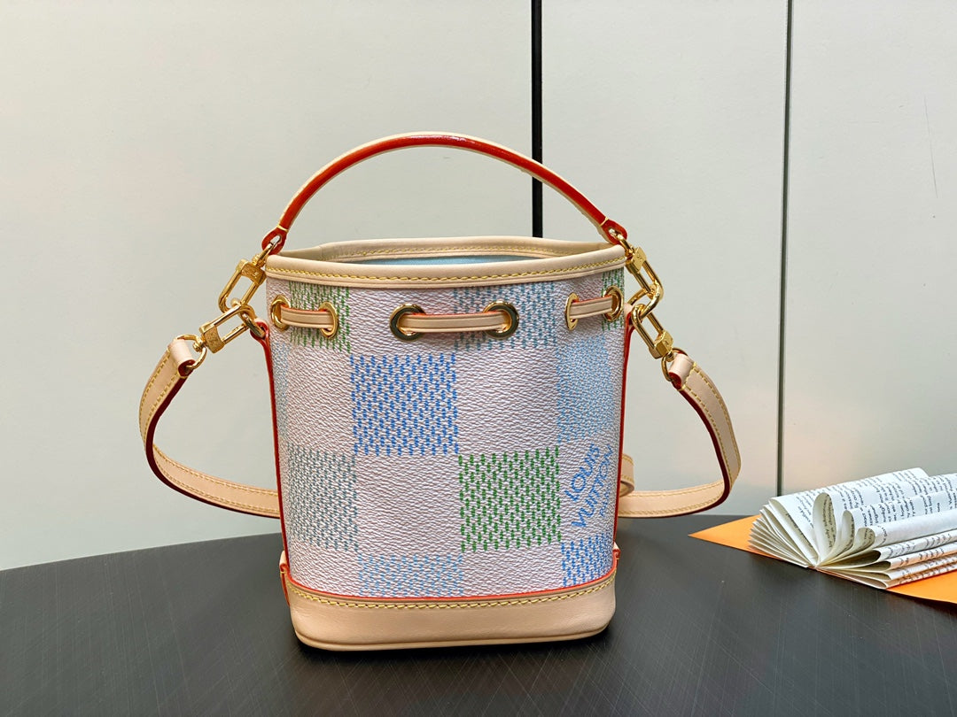 NANO NOE 13 TOILE DAMIER CUIR DE VEAU BEIGE MATÉRIEL OR