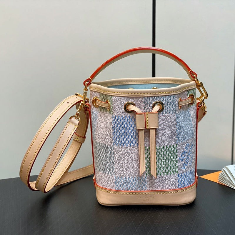NANO NOE 13 TOILE DAMIER CUIR DE VEAU BEIGE MATÉRIEL OR