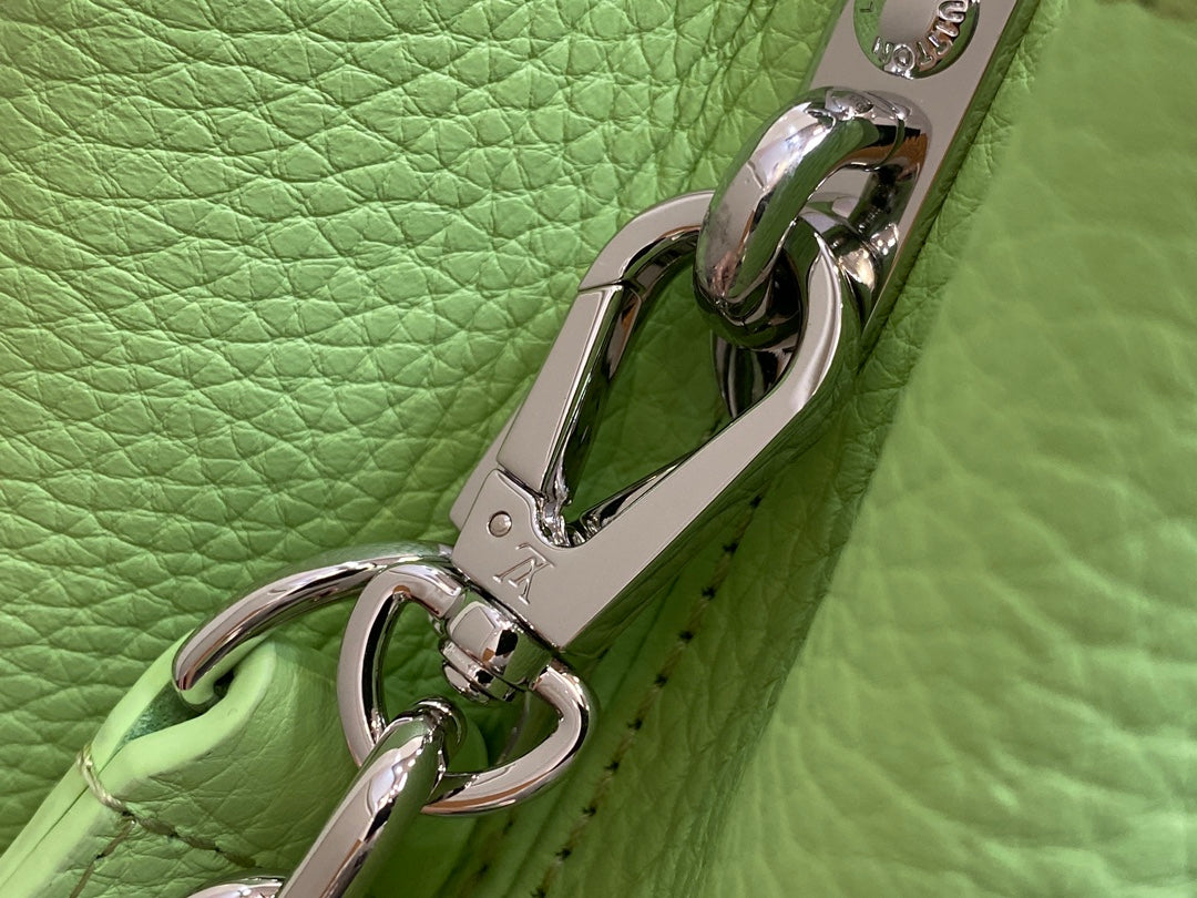 CAPUCINES MM 31.5 GREEN TAURILLON LEATHER TURQUOISE SILVER HARDWARE