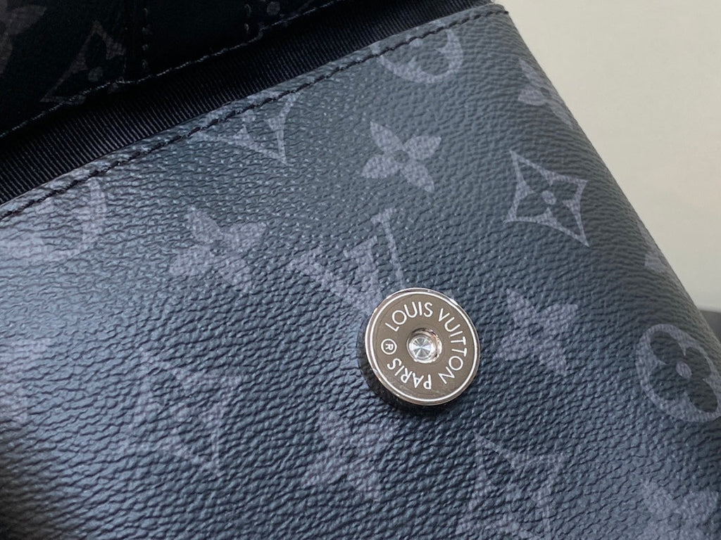 POCHETTE ENVELOPPE 18 EN TOILE ECLIPSE MONOGRAMME NOIRE