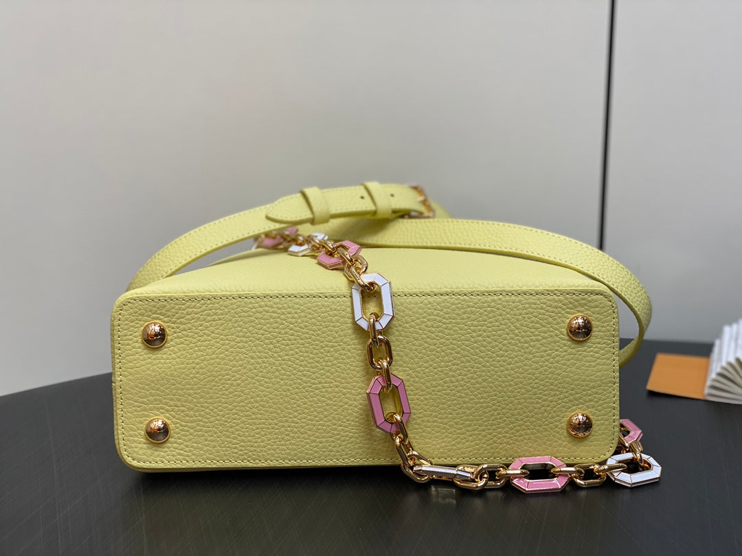 CAPUCINES MM 31,5 CUIR TAURILLON JAUNE QUINCAILLERIE DORÉ