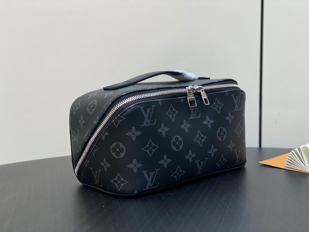 TROUSSE DE TOILETTE 24 EN TOILE MONOGRAMME ECLIPSE NOIRE