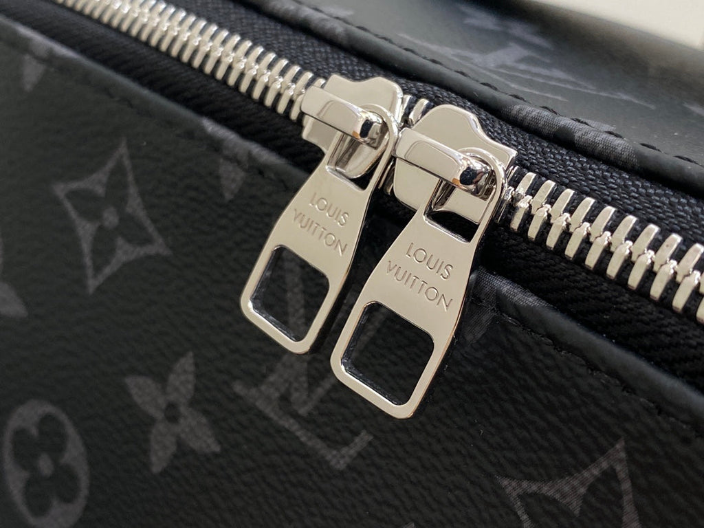 TROUSSE DE TOILETTE 24 EN TOILE MONOGRAMME ECLIPSE NOIRE