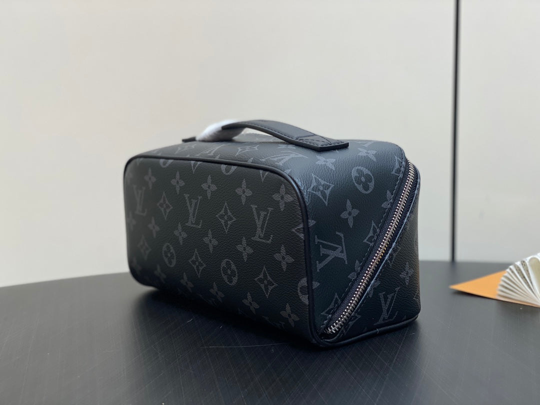TROUSSE DE TOILETTE 24 EN TOILE MONOGRAMME ECLIPSE NOIRE