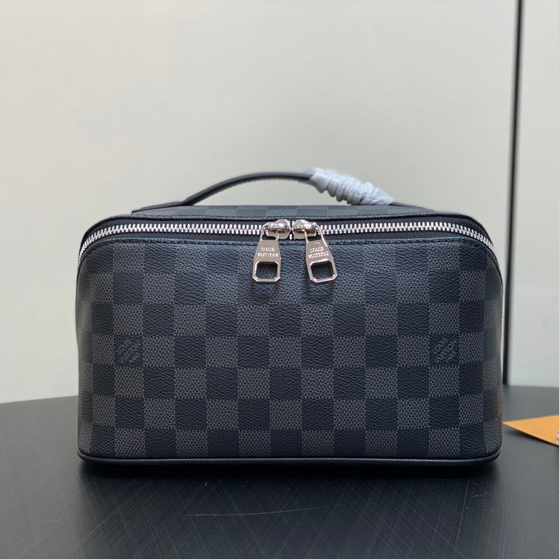 TROUSSE DE TOILETTE 24 EN TOILE DAMIER GRAPHITE NOIRE