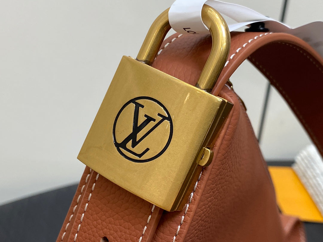 LOW KEY BUMBAG 28CM COGNAC BROWN CALFSKIN