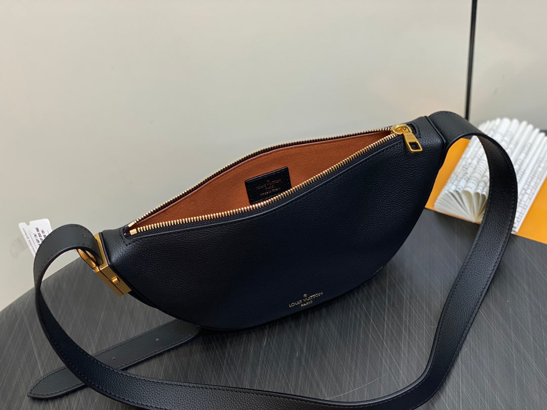 SAC BANANE LOW KEY 28CM EN CUIR DE VEAU NOIR