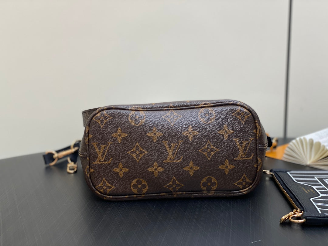 NEVERFULL 24 BANDOULIÈRE INSIDE OUT BB CUIR DE VEAU NOIR 