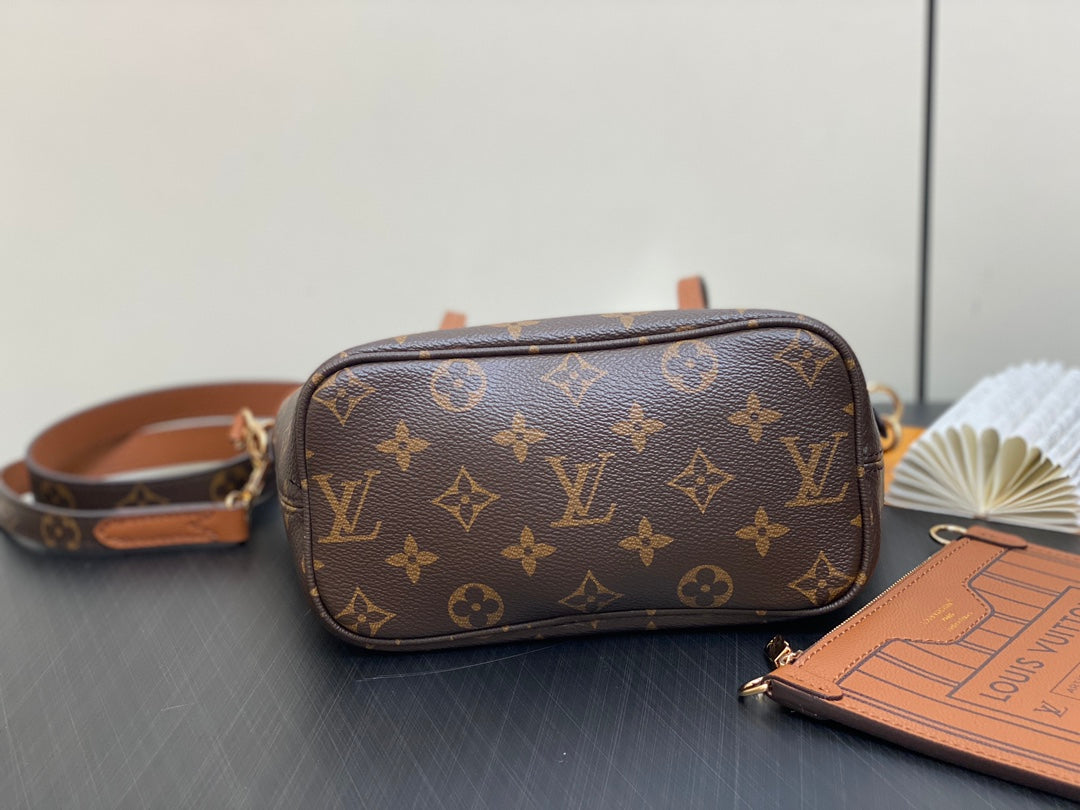 NEVERFULL 24 BANDOULIÈRE INSIDE OUT BB CUIR DE VEAU MARRON 