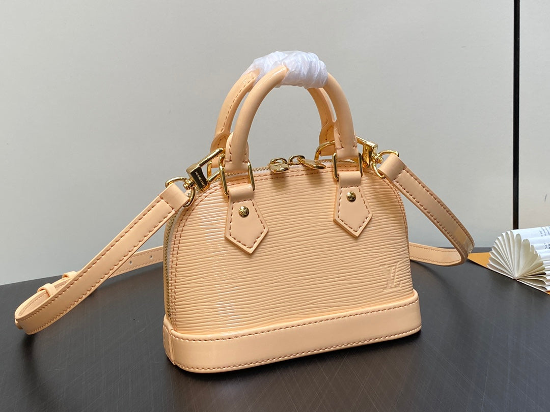 ALMA NANO 18 BEIGE EPI CALFSKIN